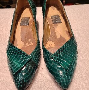 J.Renee Green Snakeskin Flats shoes
